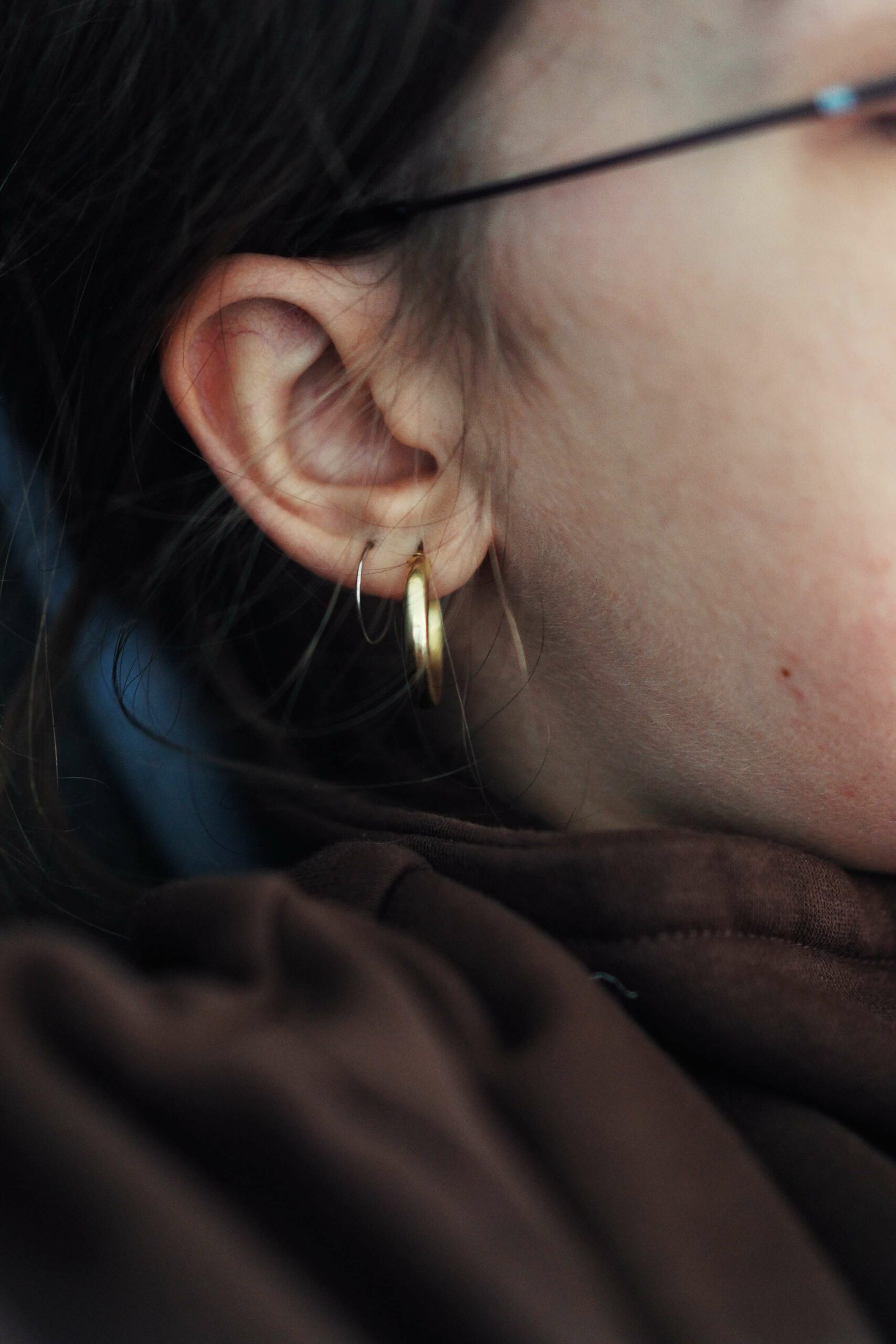Your Guide to Hypoallergenic Earrings for Sensitive Ears