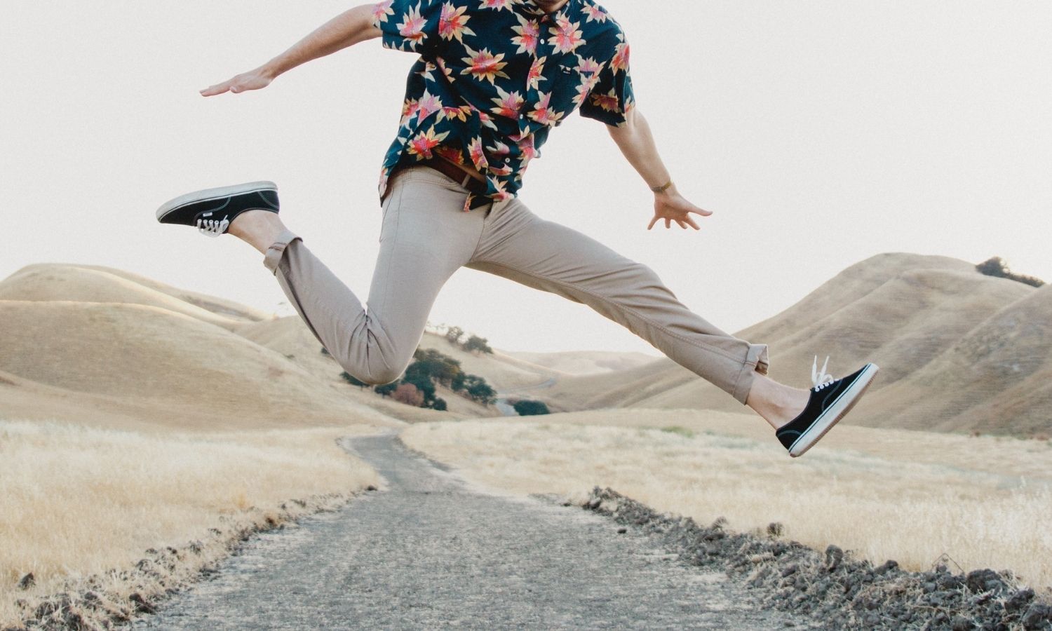 Chinos vs. Khakis: What’s the Difference? + How to Style Them