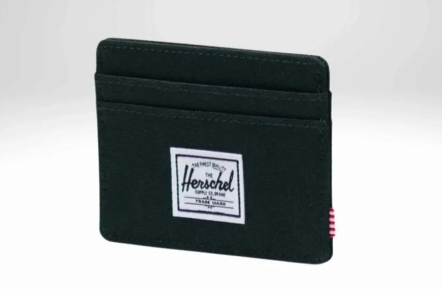11 Best Wallets for Men to Stay Organized in Style